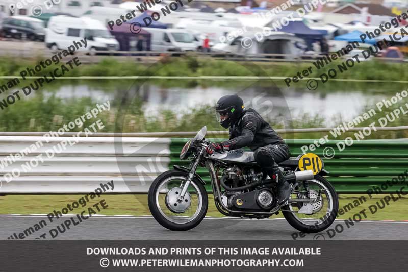 Vintage motorcycle club;eventdigitalimages;mallory park;mallory park trackday photographs;no limits trackdays;peter wileman photography;trackday digital images;trackday photos;vmcc festival 1000 bikes photographs
